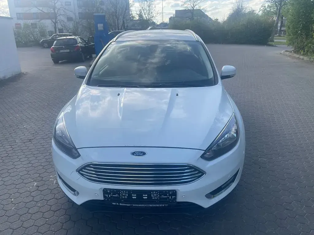 Używany Ford Focus Titanium 150 KM (110 kW) 2016 Biały Sedan/Limuzyna