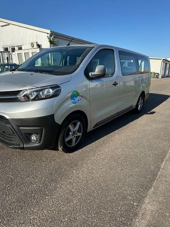 Silber Gebraucht 2019 Toyota Proace Van | 17.999 € (Teuer) - Bild 1/4