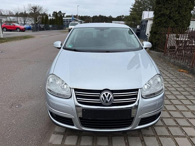 Gebraucht VW Jetta United 105 PS (77 kW) 2009 Silber Limousine