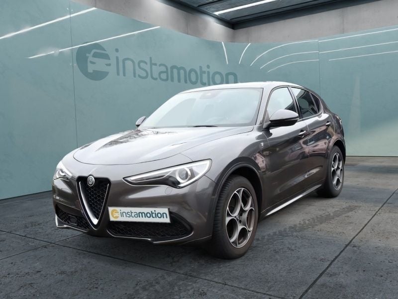 Grün Gebraucht 2023 Alfa Romeo Stelvio Ti SUV | 39.640 € (Guter Preis) - Bild 1/4