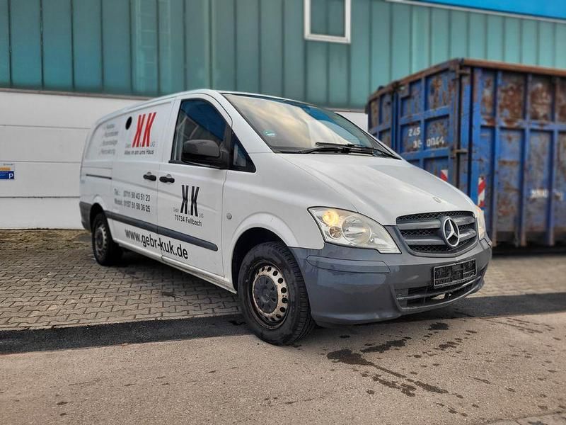 Weiß Gebraucht 2011 Mercedes Vito Van / Kleinbus | 7.990 € (Fairer Preis) - Bild 1/4