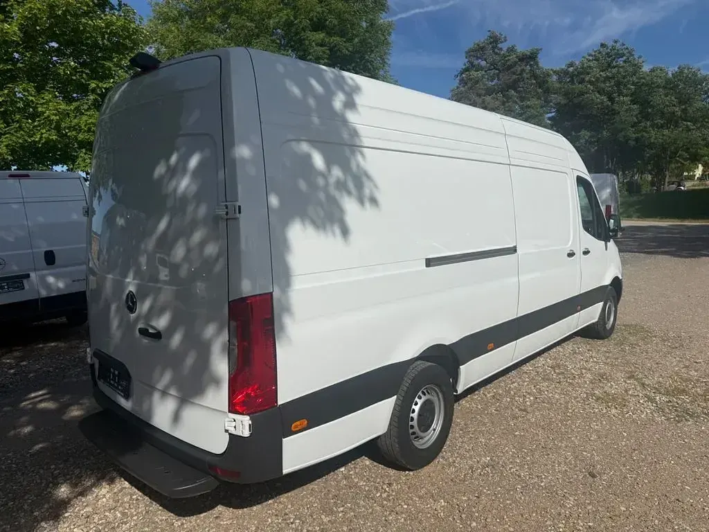 Gebraucht Mercedes Sprinter 170 PS (125 kW) 2025 Weiß Van