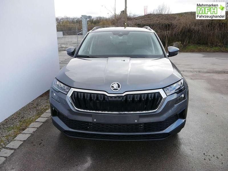 Neu Skoda Karoq Selection 150 PS (110 kW) 2025 Graphite grau metallic SUV