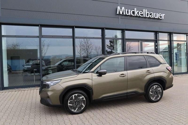 Autumn green Neu 2025 Subaru Forester Exclusive+ SUV | 45.995 € (Etwas zu teuer) - Bild 1/4