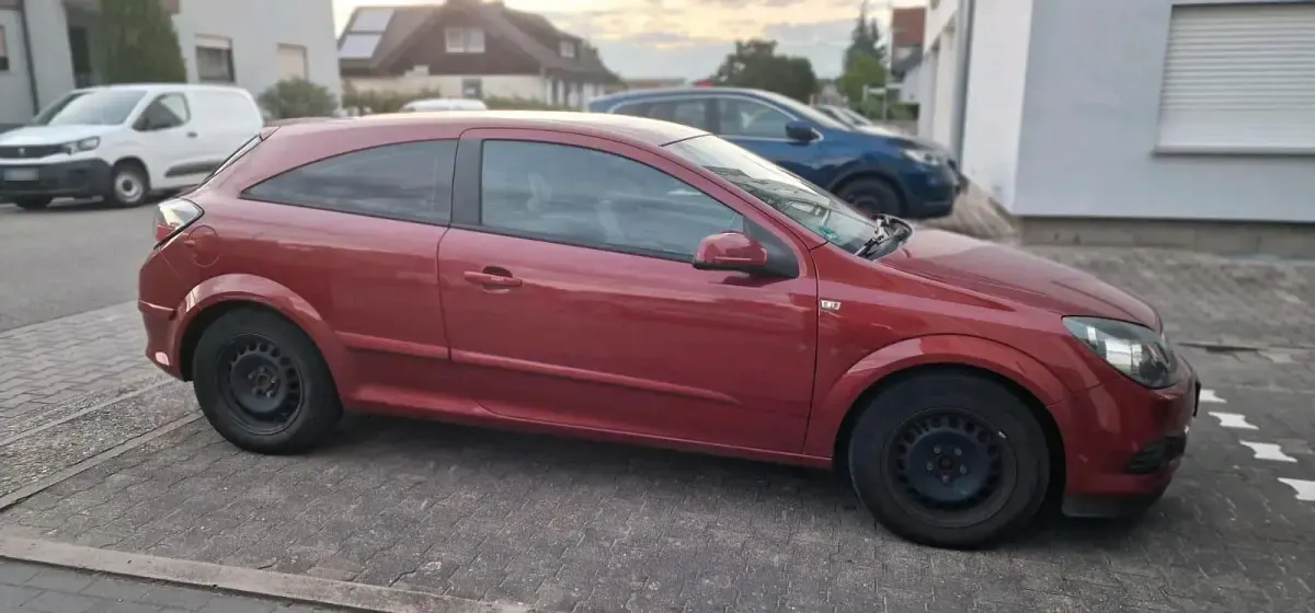 Gebraucht Opel Astra GTC 140 PS (102 kW) 2006 Rot Coupé