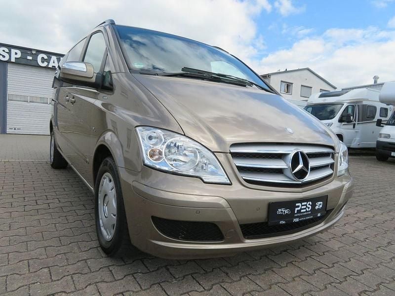 Beige Gebraucht 2011 Mercedes Viano Van / Kleinbus | 23.999 € (Teuer) - Bild 1/2
