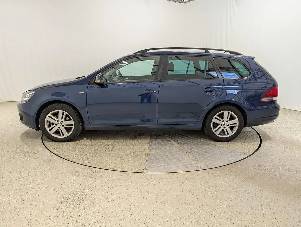 Gebraucht VW Golf VII Match 95 PS (69 kW) 2013 Blau Kombi