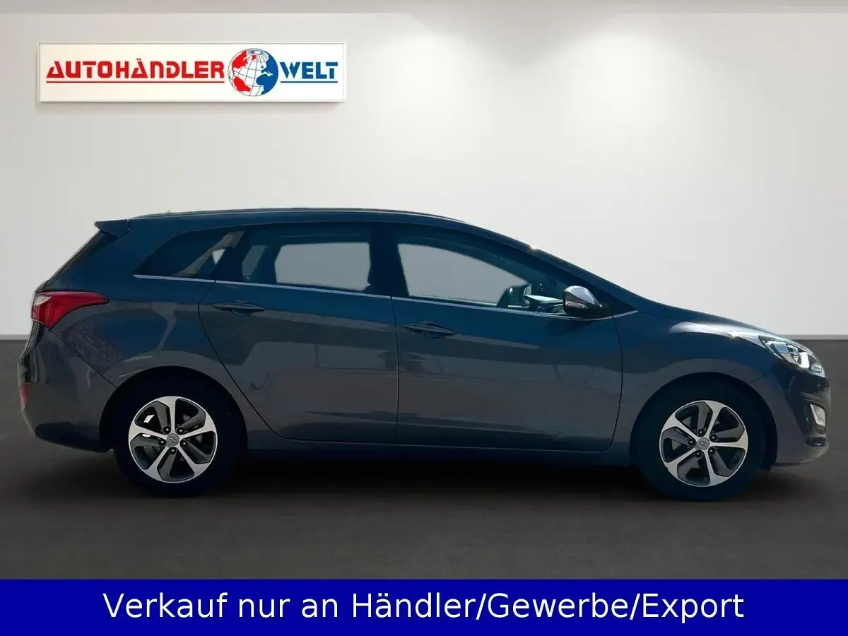 Gebraucht Hyundai i30 90 PS (66 kW) 2015 Grau Kombi