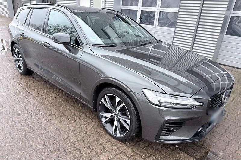 Gebraucht Volvo V60 Plus 398 PS (292 kW) 2022 Grau Kombi
