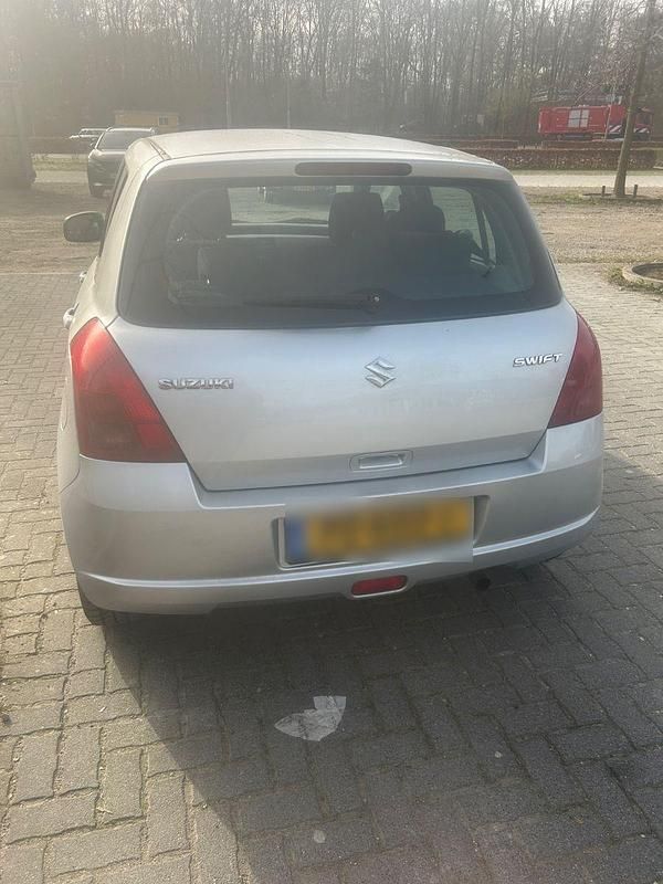 Gebraucht Suzuki Swift Comfort 92 PS (67 kW) 2007 Silber Kleinwagen