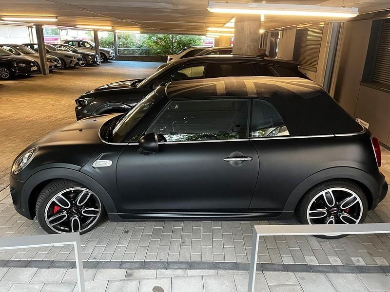 Schwarz Gebraucht 2018 Mini John Cooper Works Cabriolet Cabrio | 26.290 € (Teuer) - Bild 1/4