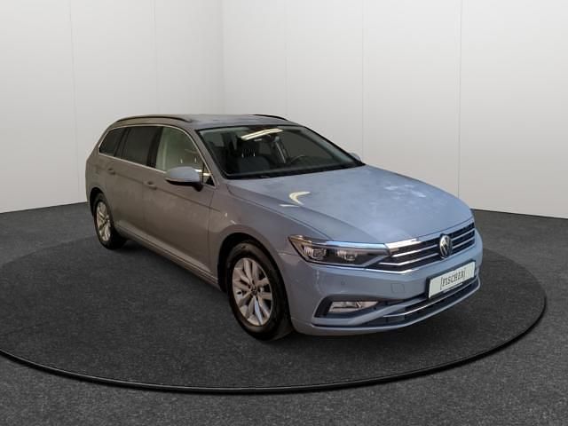 Gebraucht VW Passat Business 122 PS (89 kW) 2023 Grau Kombi