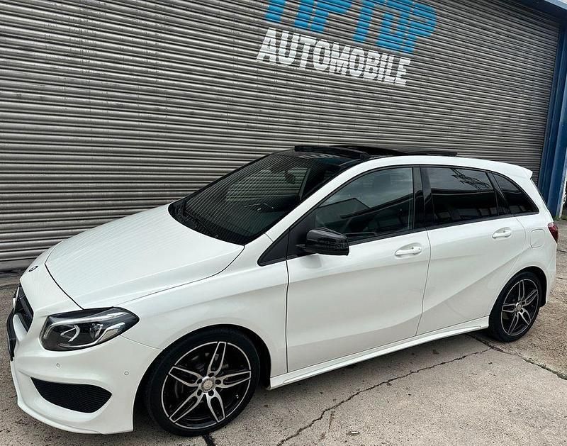 Weiß Gebraucht 2015 Mercedes B200 AMG line Van / Kleinbus | 17.990 € (Etwas zu teuer) - Bild 1/4