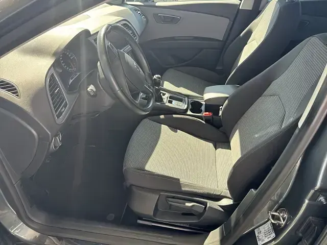 Używany Seat Leon Style 125 KM (91 kW) 2017 Szary Sedan/Limuzyna
