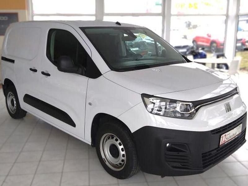 Gebraucht Fiat Doblò 102 PS (75 kW) 2022 Weiß Van / Kleinbus