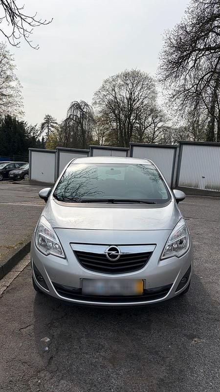 Gebraucht Opel Meriva 100 PS (73 kW) 2010 Silber Van / Kleinbus