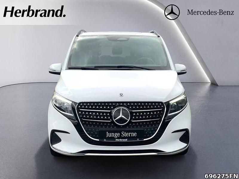 Gebraucht Mercedes V300 237 PS (174 kW) 2025 Weiß Van / Kleinbus