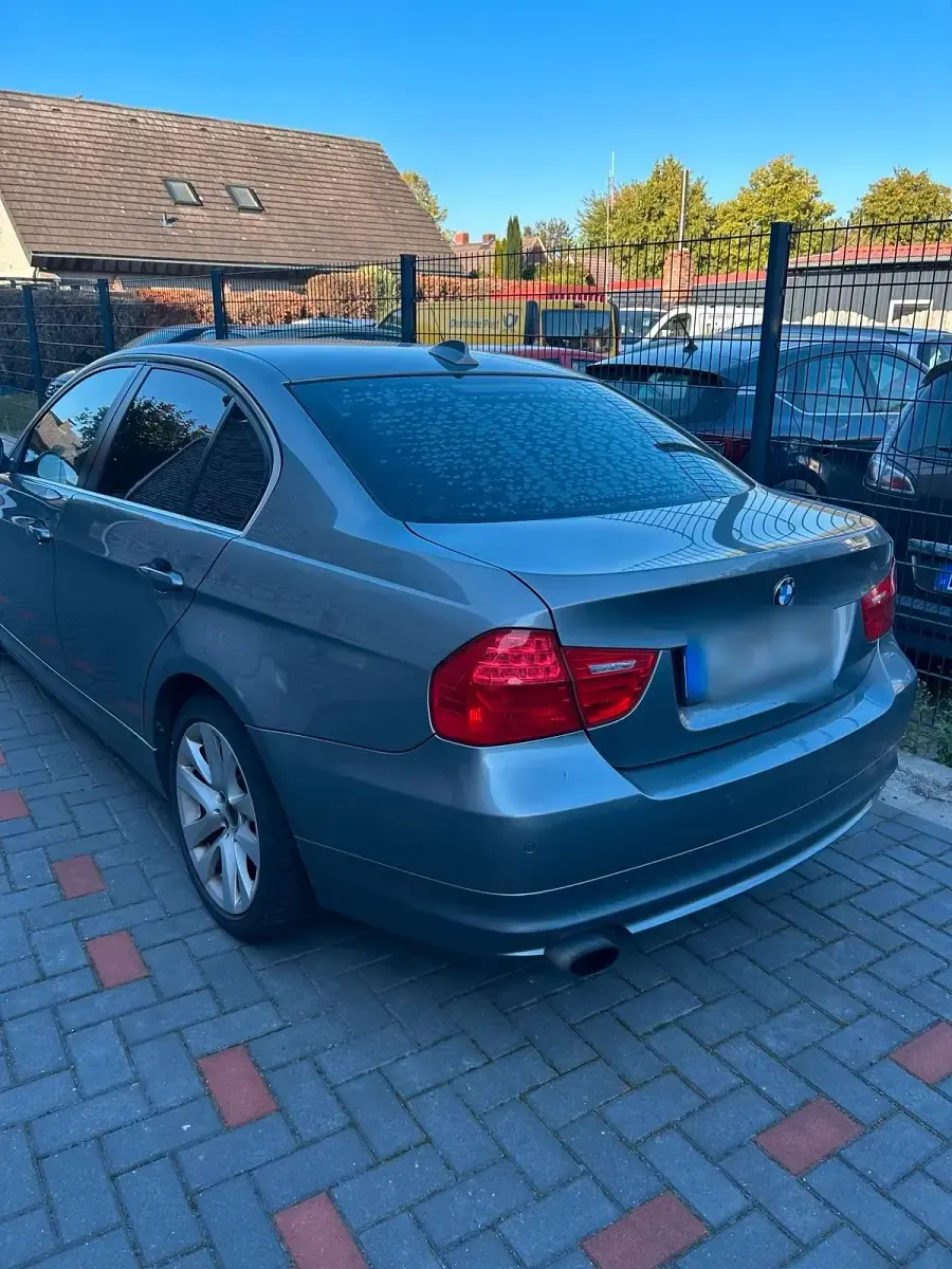 Gebraucht BMW 320 M Sport 184 PS (135 kW) 2010 Grau Limousine
