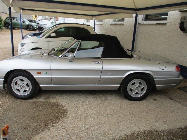 Gebraucht Alfa Romeo Spider 126 PS (92 kW) 1990 Grau Cabrio