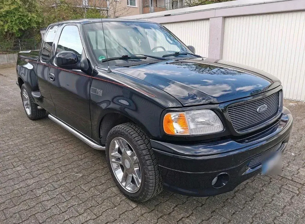 Używany Ford V8 260 KM (191 kW) 2001 Czarny Pickup