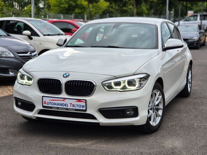 Weiß Gebraucht 2017 BMW 118 Sport Line Kleinwagen | 17.950 € (Guter Preis) - Bild 1/4