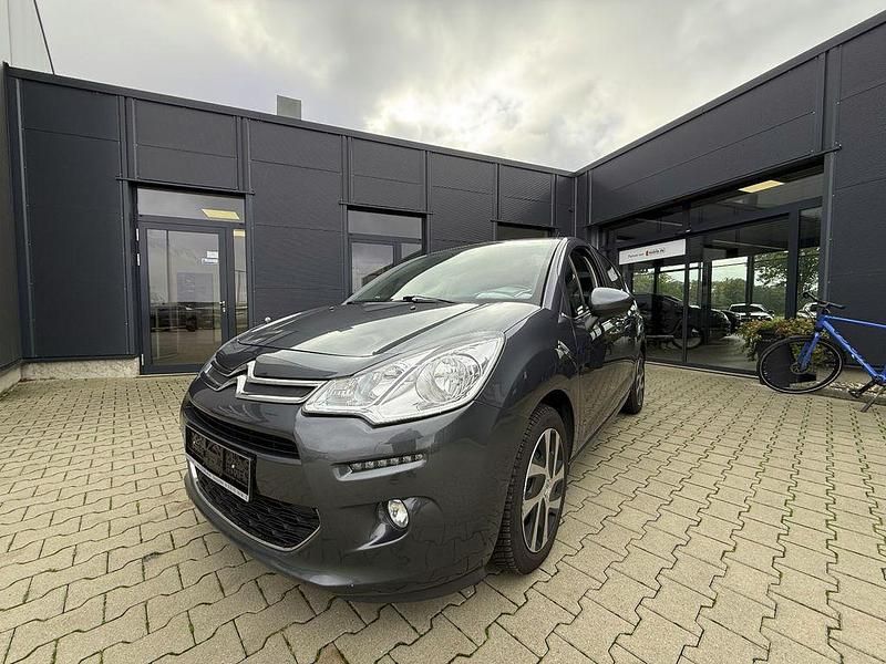 Grau Gebraucht 2015 Citroën C3 SELECTION Kleinwagen | 5.490 € (Fairer Preis) - Bild 1/4