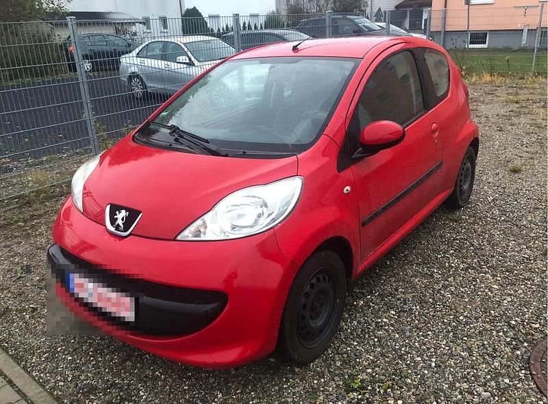 Rot Gebraucht 2006 Peugeot 107 Kleinwagen | 490 € (Guter Preis) - Bild 1/4