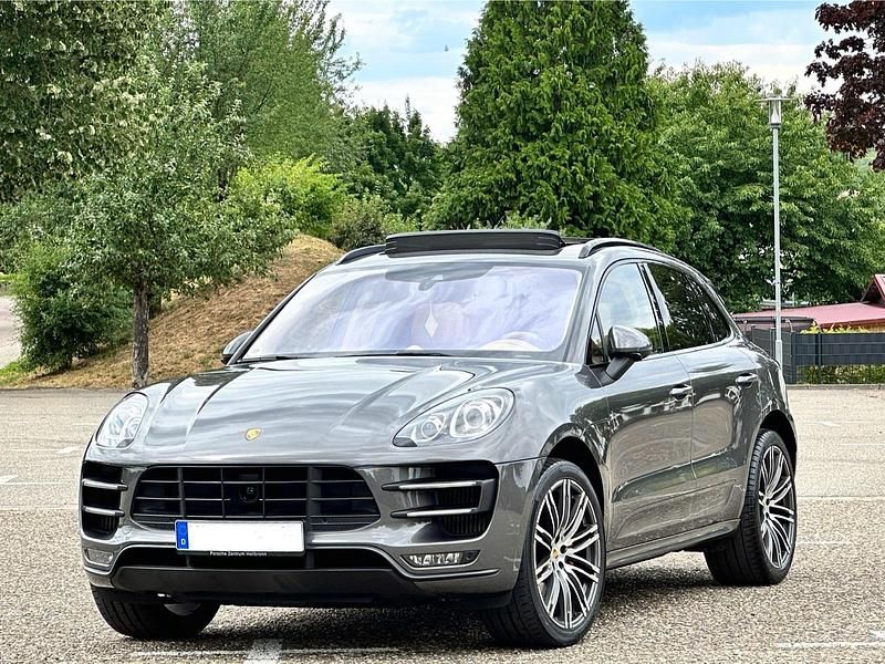 Grau Gebraucht 2014 Porsche Macan Turbo SUV | 34.500 € - Bild 1/4