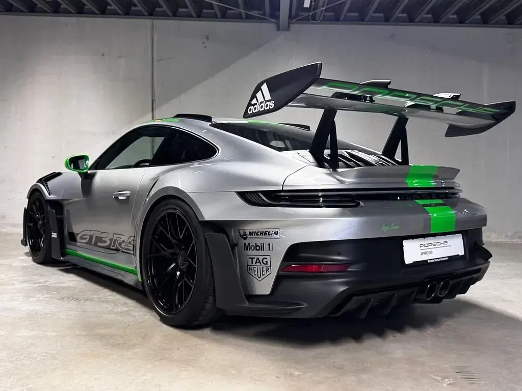 Gebraucht Porsche 911 GT3 RS 525 PS (386 kW) 2023 Gt silbermetallic Coupé