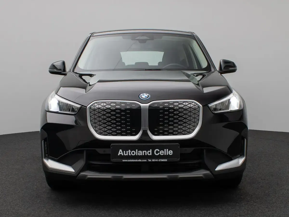 Używany BMW iX1 230 kW (313 KM) 2024 Czarny SUV
