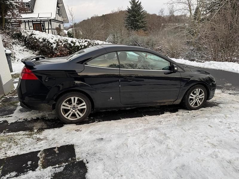 Gebraucht Ford Focus Cabriolet 146 PS (107 kW) 2008 Schwarz Cabrio