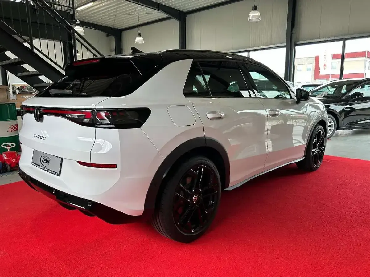 Neu VW T-Roc R-line 150 PS (110 kW) 2026 Weiß SUV
