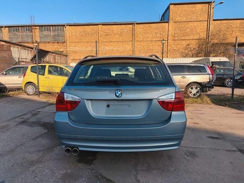 Gebraucht BMW 320 170 PS (125 kW) 2005 Grau Kombi