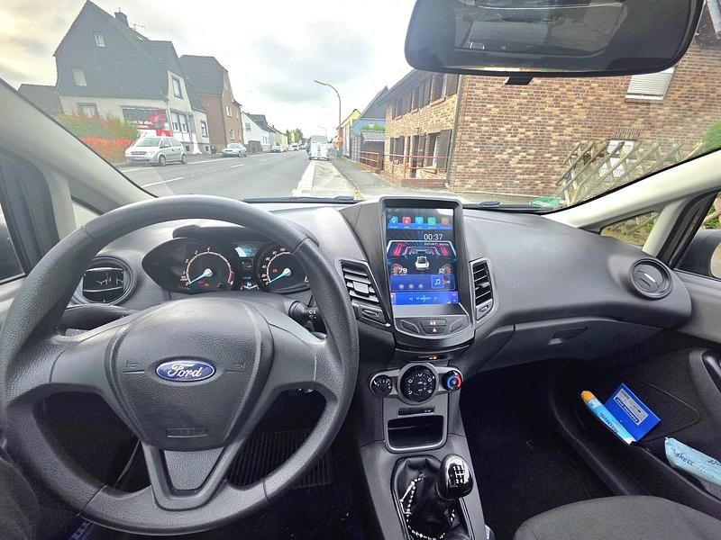 Gebraucht Ford Fiesta 65 PS (47 kW) 2017 Blau Limousine