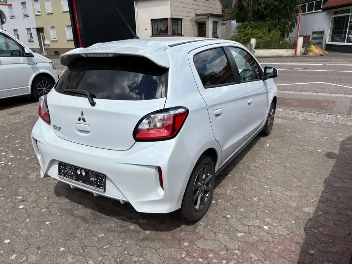 Gebraucht Mitsubishi Space Star Select+ 71 PS (52 kW) 2024 Weiß Kleinwagen