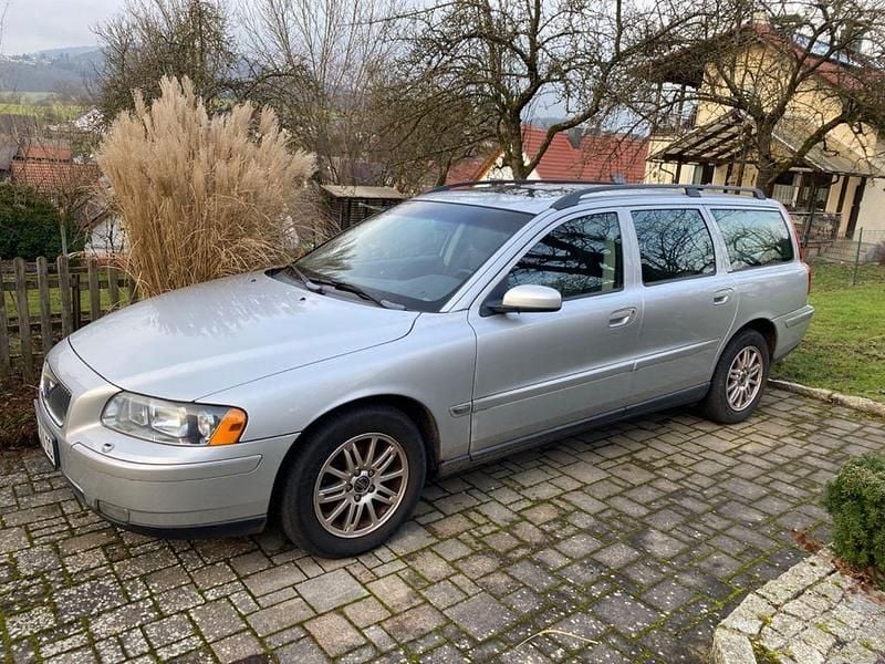Grau Gebraucht 2005 Volvo V70 Kombi | 1.600 € (Superpreis) - Bild 1/4