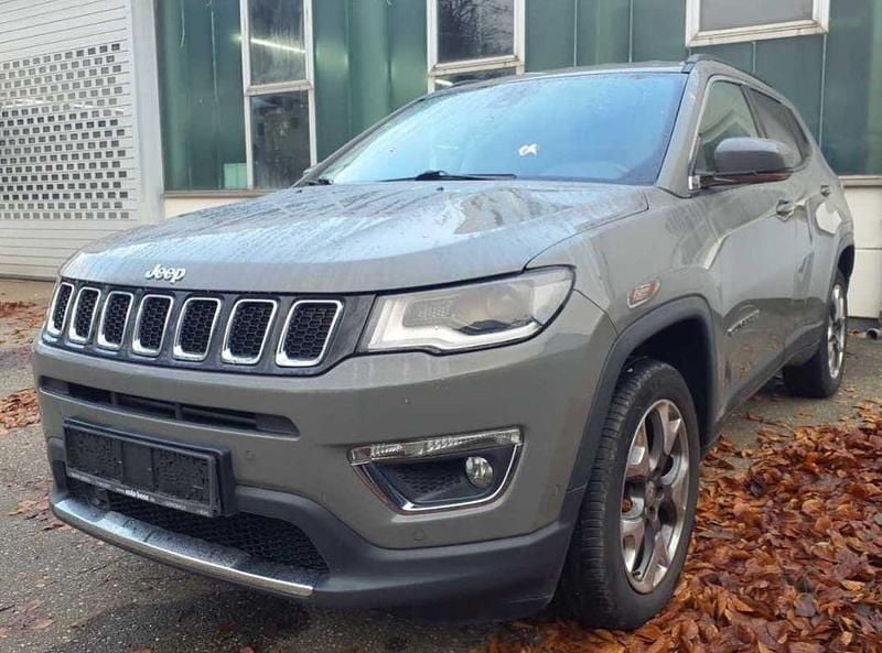 Grau Gebraucht 2020 Jeep Compass Limited SUV | 19.990 € (Fairer Preis) - Bild 1/4