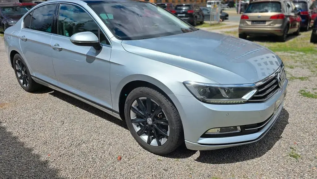 Gebraucht VW Passat 150 PS (110 kW) 2017 Reflexsilber Limousine