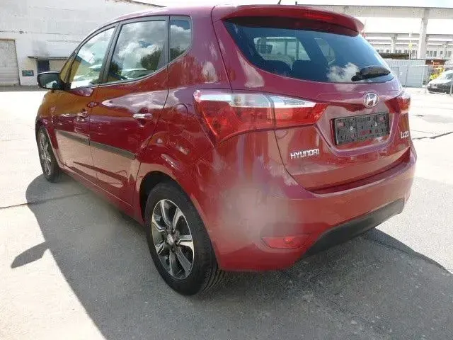 Gebraucht Hyundai i20 Space Plus 125 PS (91 kW) 2019 Rot Kleinwagen