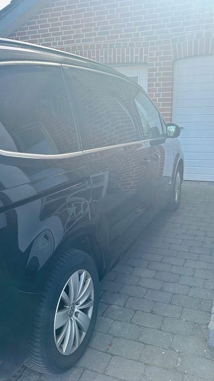 Gebraucht VW Sharan Comfortline 150 PS (110 kW) 2017 Van / Kleinbus
