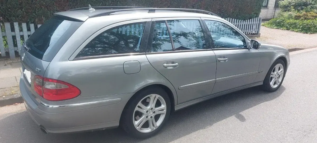 Gebraucht Mercedes E320 Avantgarde 224 PS (164 kW) 2007 Grau Kombi