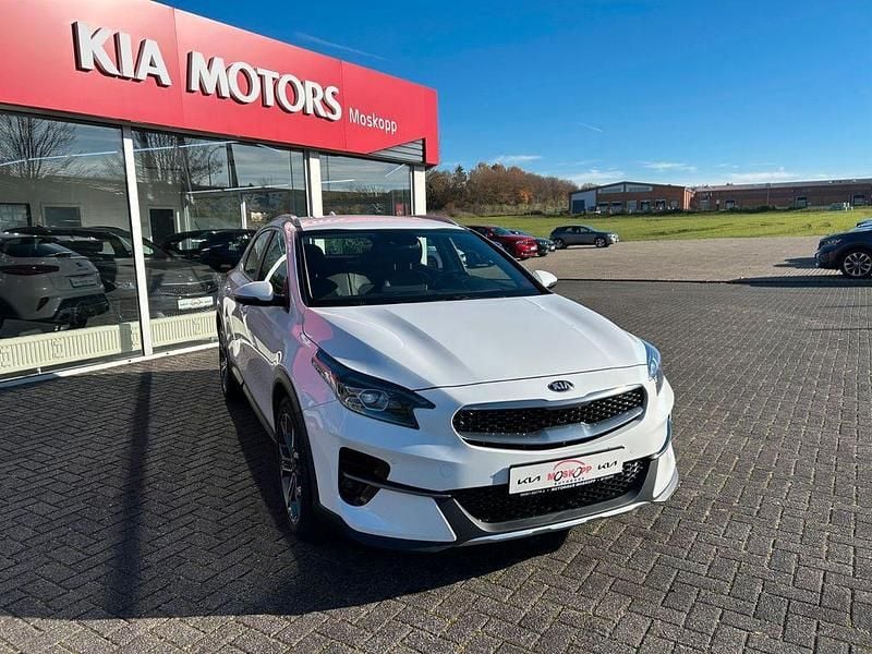Weiß Gebraucht 2021 Kia XCeed Spirit SUV | 21.670 € (Fairer Preis) - Bild 1/4