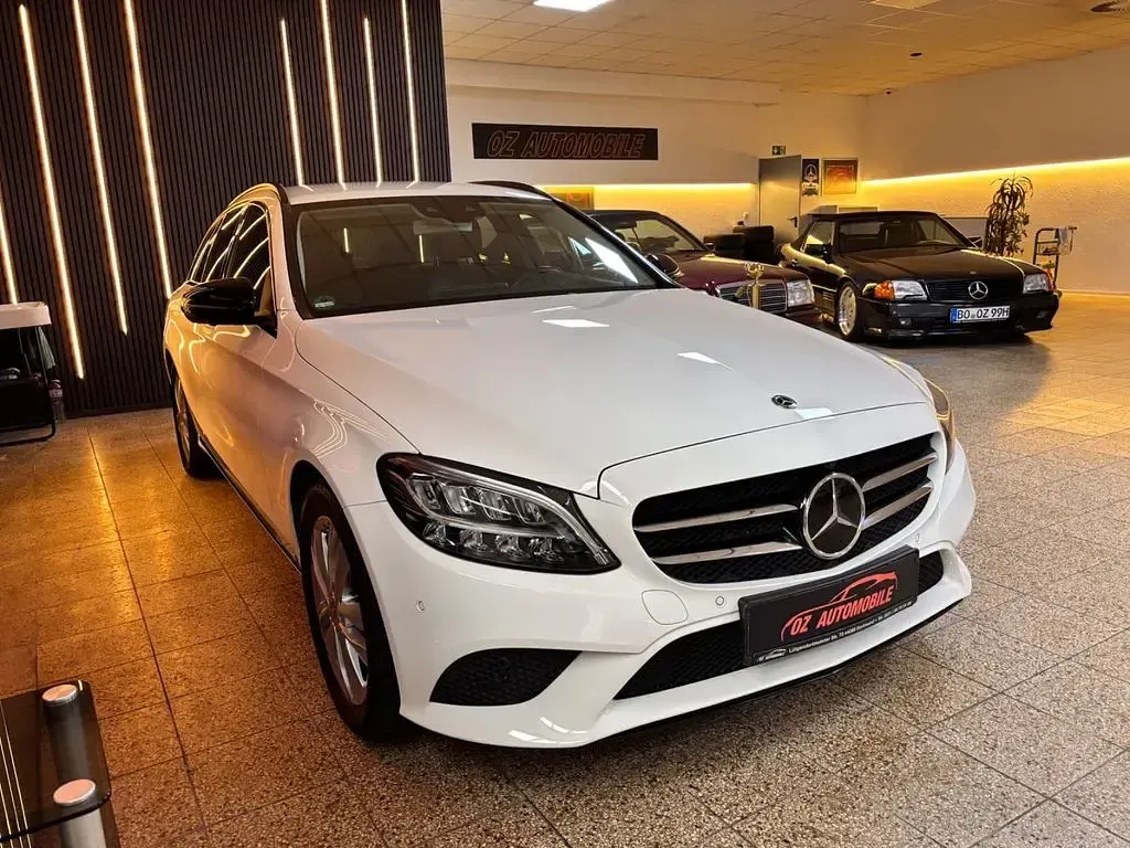 Gebraucht Mercedes C180 156 PS (114 kW) 2020 Weiß Kombi