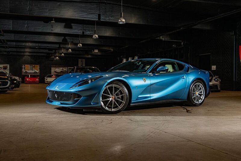 Second-hand Ferrari 812 799 CP (587 kW) 2018 Albastru Coupe
