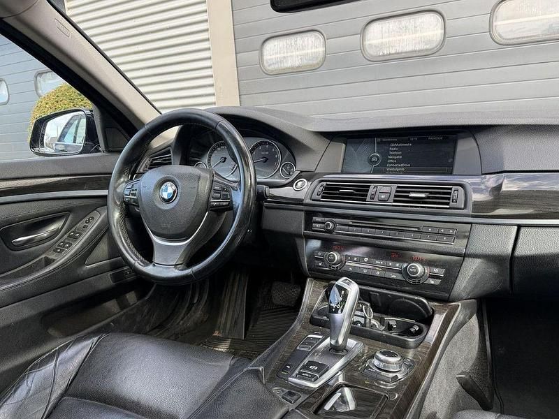 Gebraucht BMW 523 Executive 204 PS (150 kW) 2011 Schwarz Kombi
