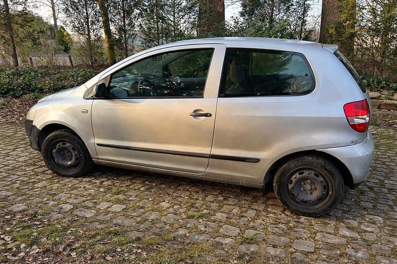 Second-hand VW Fox 55 CP (40 kW) 2007 Argintiu Hatchback