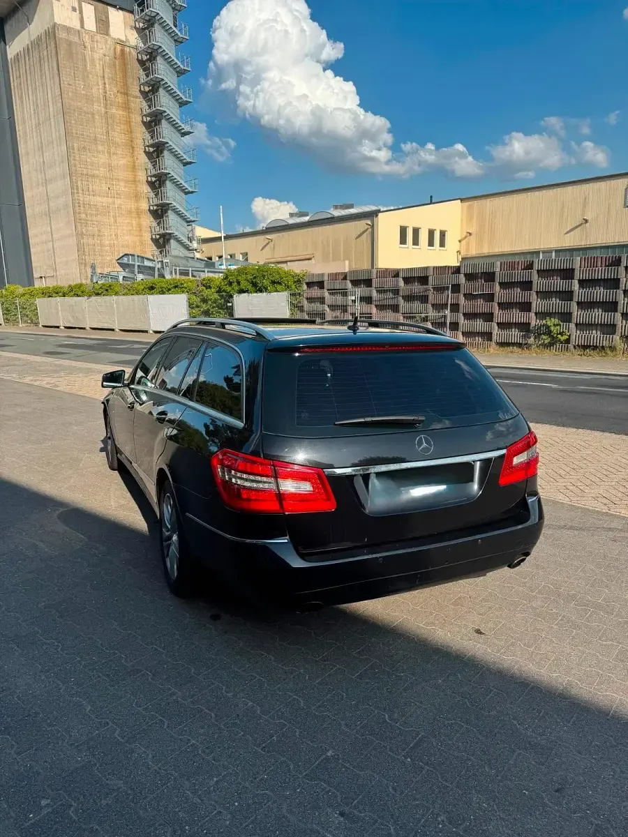 Gebraucht Mercedes E350 231 PS (169 kW) 2009 Schwarz Kombi