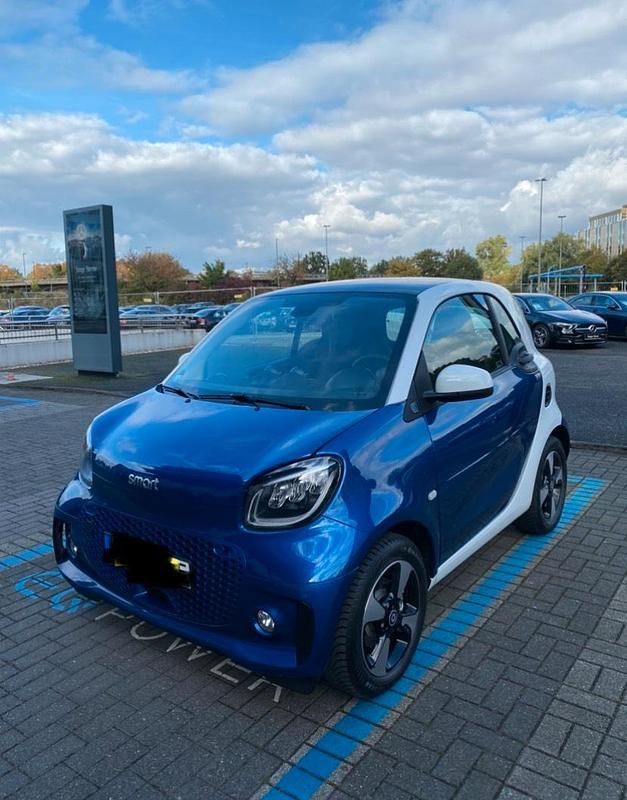 Blau Gebraucht 2020 Smart ForTwo Electric Drive Passion Coupé | 11.000 € (Fairer Preis) - Bild 1/4