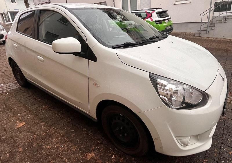 Gebraucht Mitsubishi Space Star Top 80 PS (58 kW) 2015 Weiß Kleinwagen