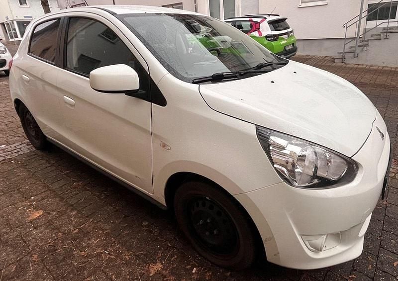 Weiß Gebraucht 2015 Mitsubishi Space Star Top Kleinwagen | 5.900 € (Fairer Preis) - Bild 1/4